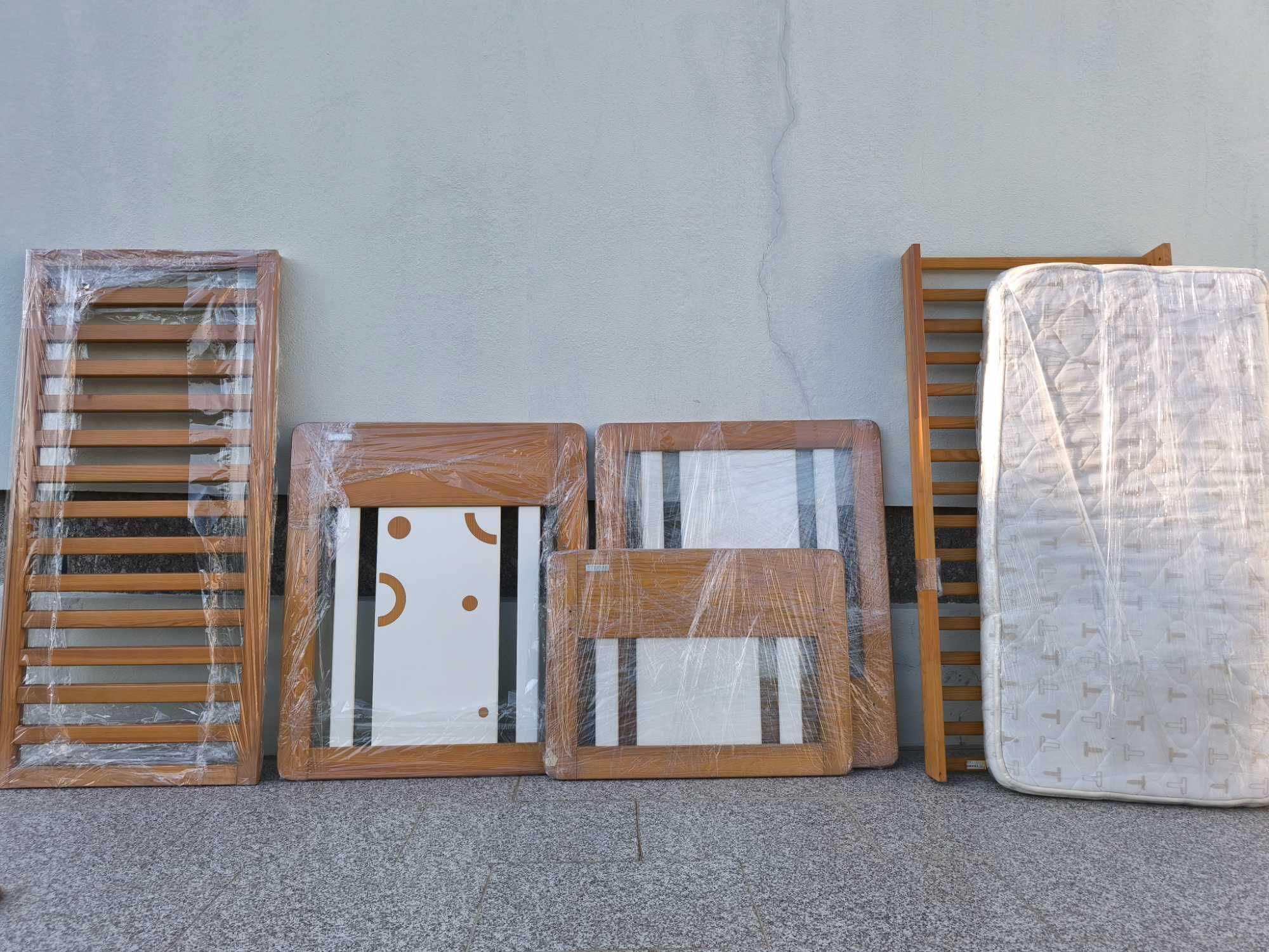 Vendo Berço/Cama Bebecar 2 em 1 + cochão