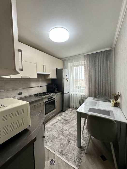 ПРОДАЖ 2-кімнатної квартири в самому центрі пр. Соборності