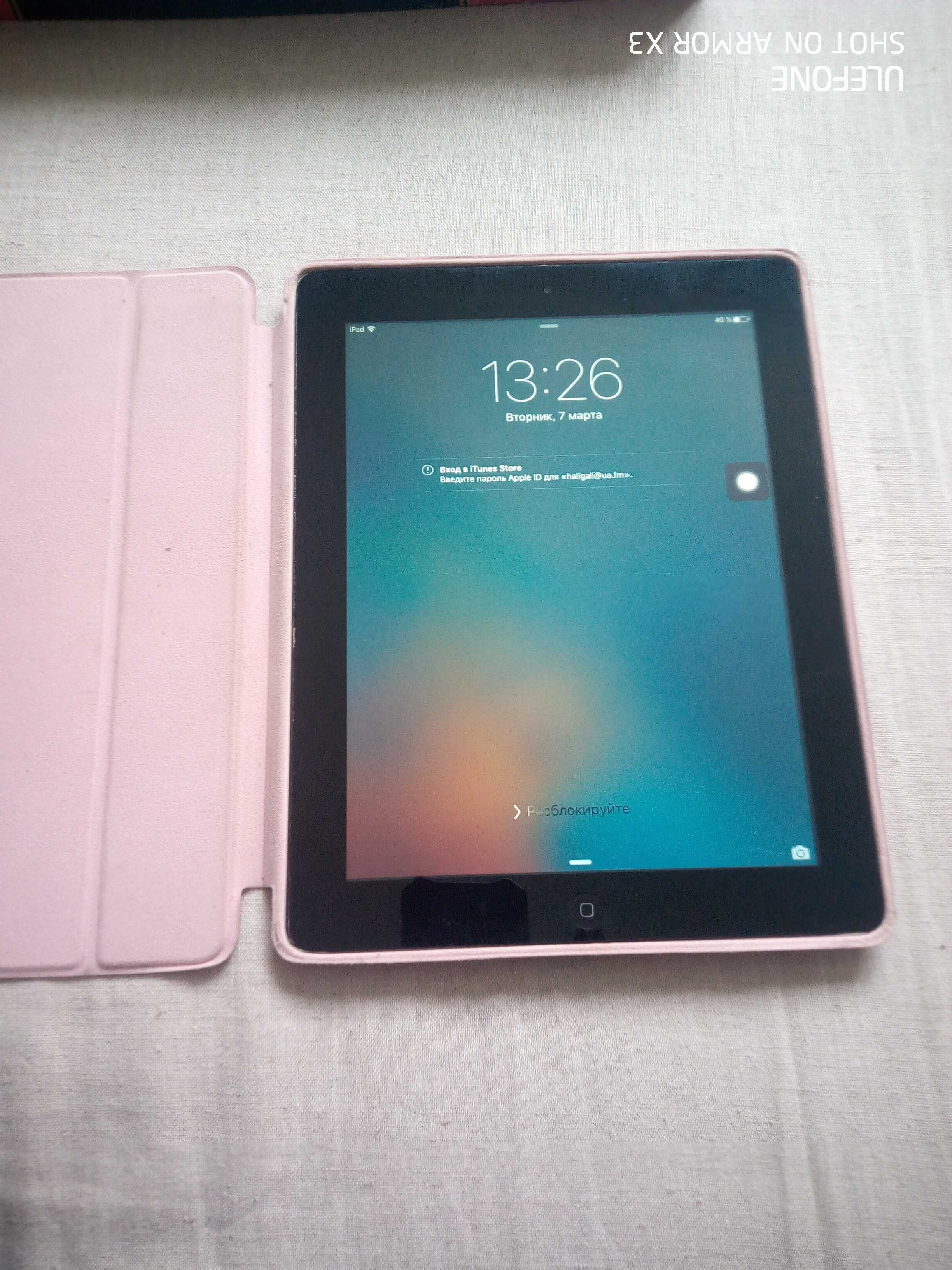 Apple iPad 3Wi-Fi 16GB с чехлом