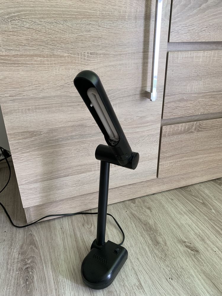 Lampka biurkowa LED z regulacją