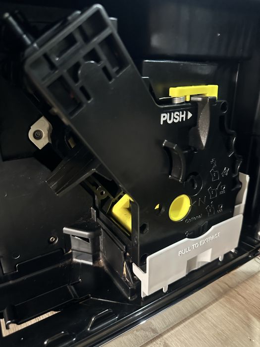 Продам кавомашину Saeco Moltio