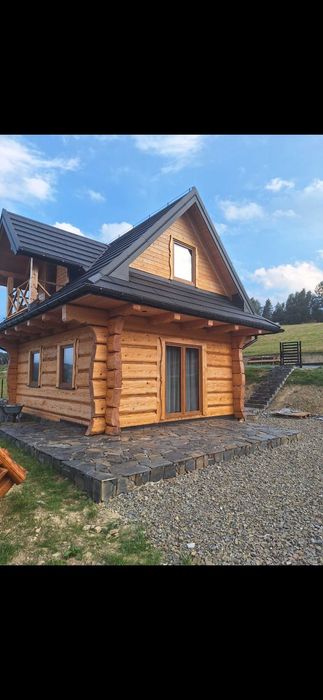 Domek w górach. Domek z bali.