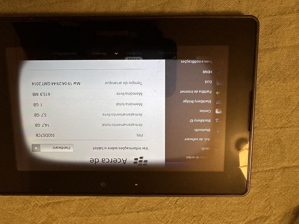 Tablet BlackBerry PlayBook 16GB com capa e carregador