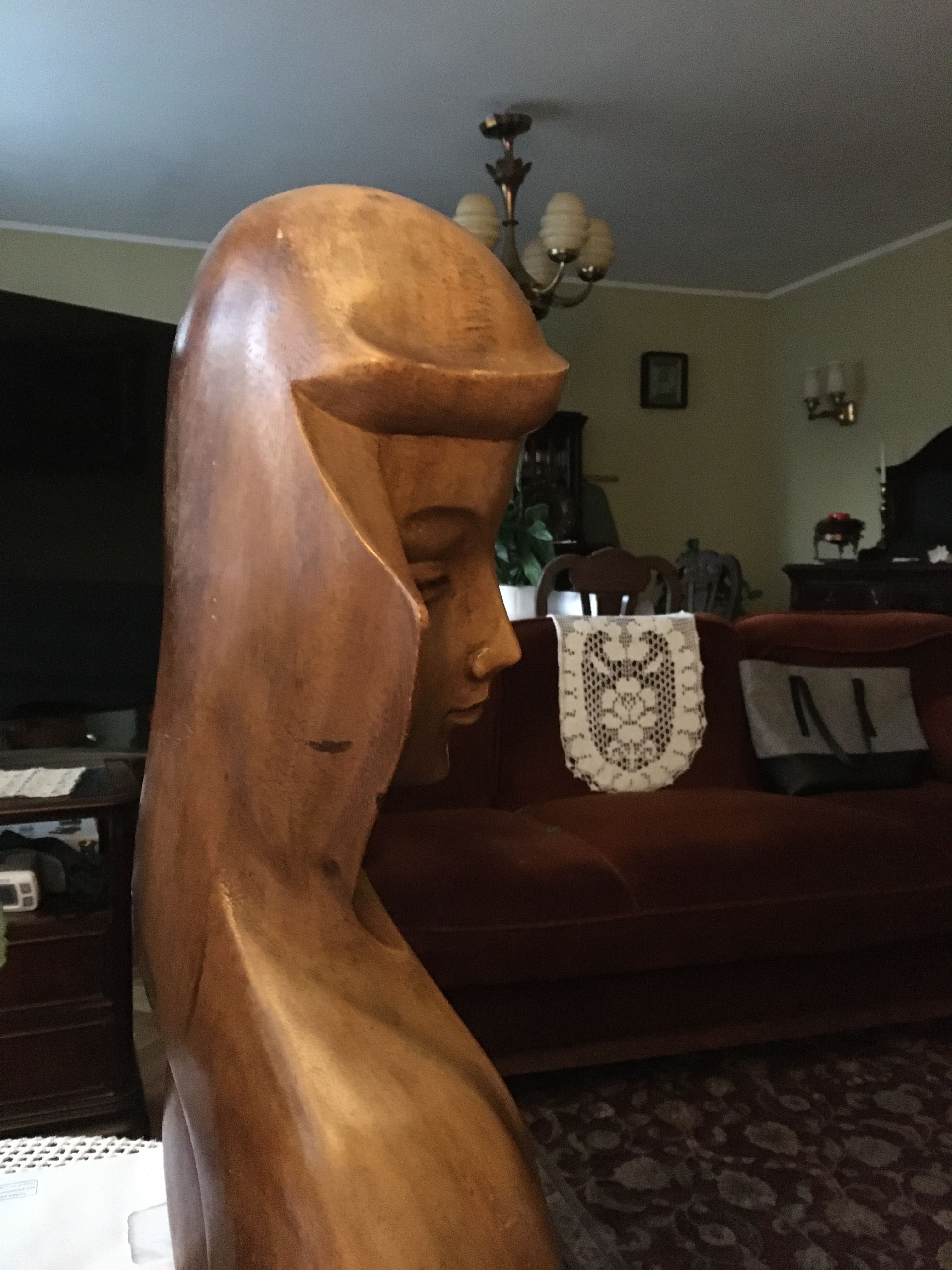 Rzeźba z egzotycznego drewna