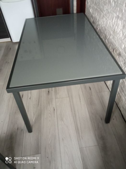 Zestaw stół i 4 krzesla stan bardzo dobry