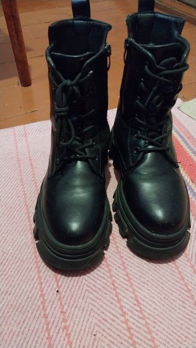 Продам сапоги для девочки