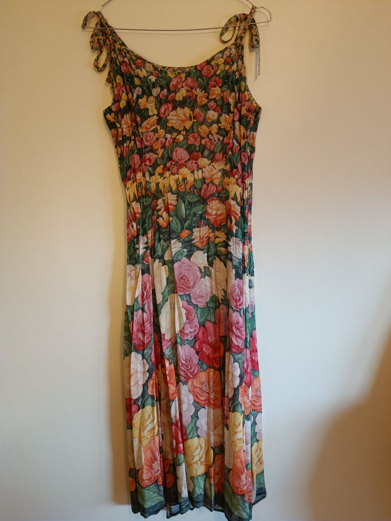 Vestido - Floral - BARATÍSSIMO