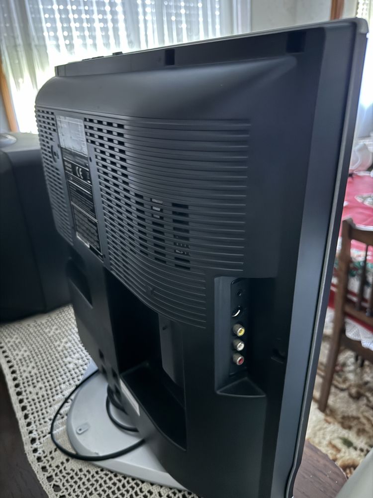 Lcd de quarto com pé
