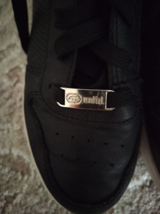 Кросівки хайтопи.