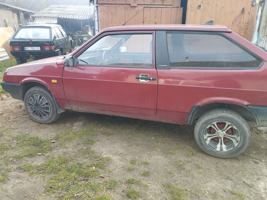 Автомобіль ВАЗ 2108 бензин