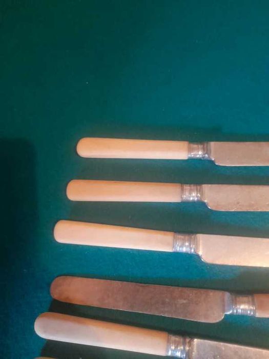 8 Facas cabos em  baquelite