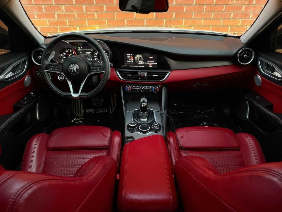 Alfa Romeo Giulia      2019