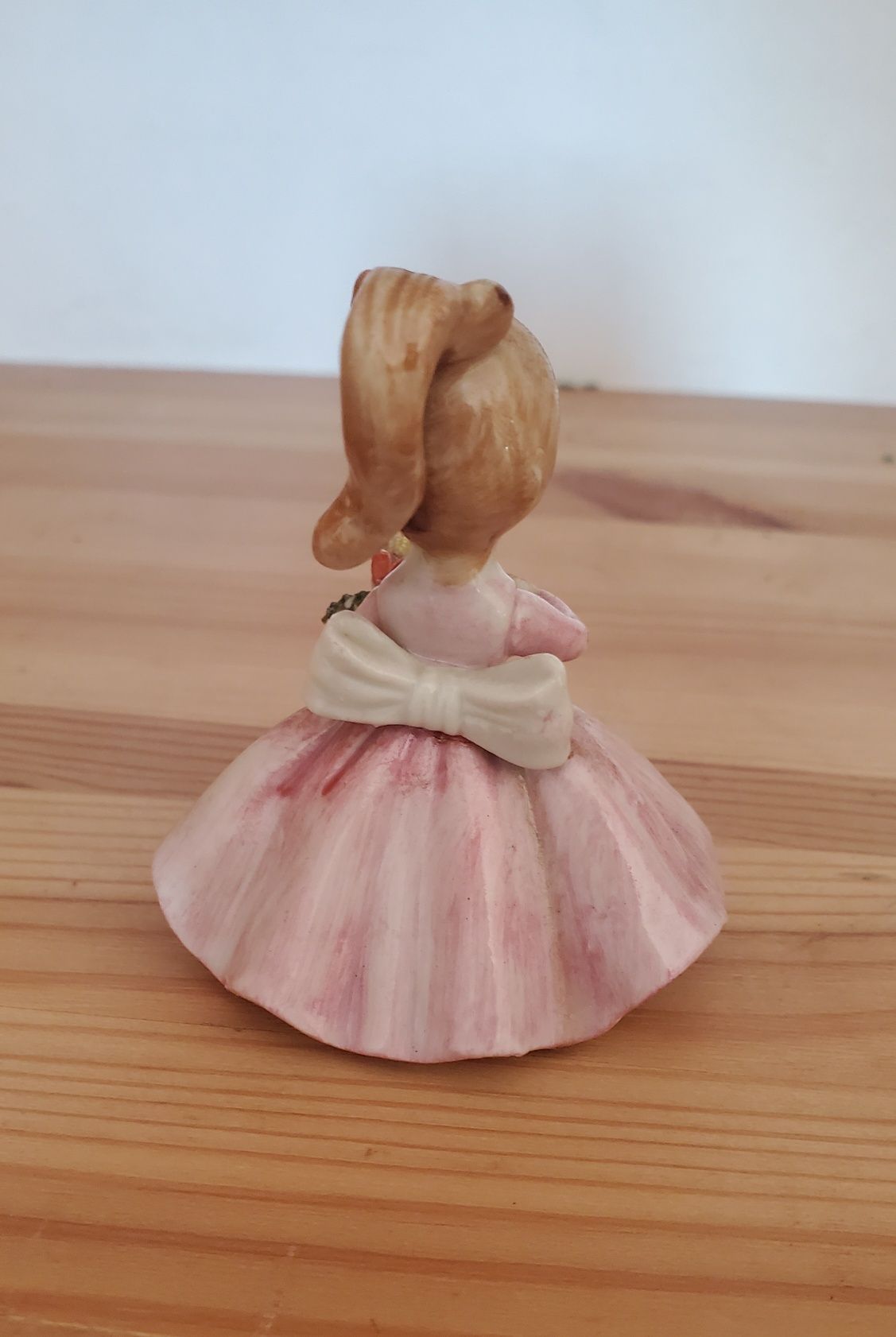 Porcelanowa figurka 'Dziewczynka'