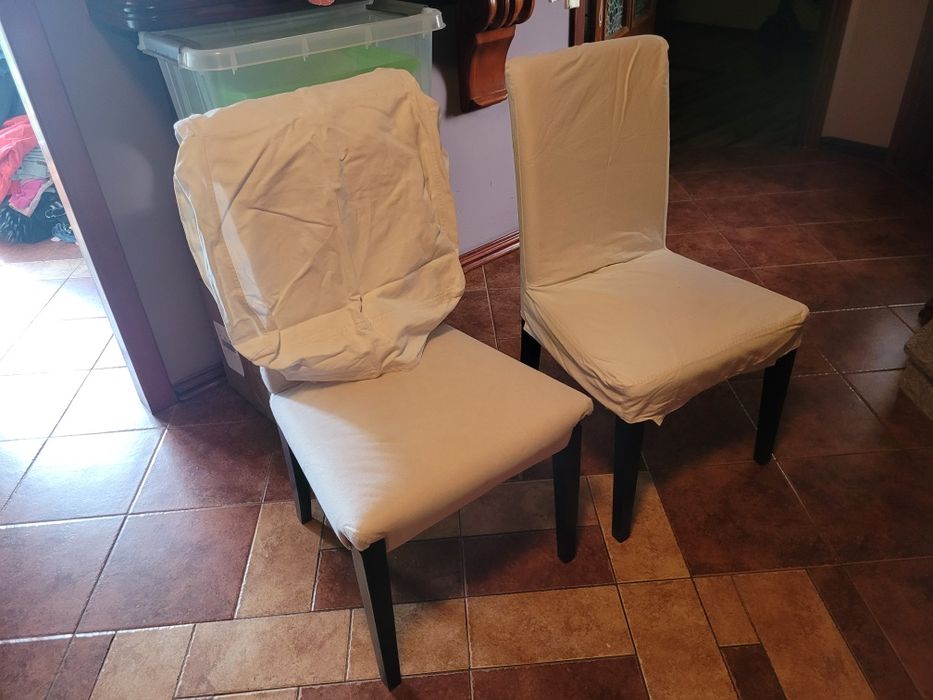 Krzesła z pokrowcami Ikea