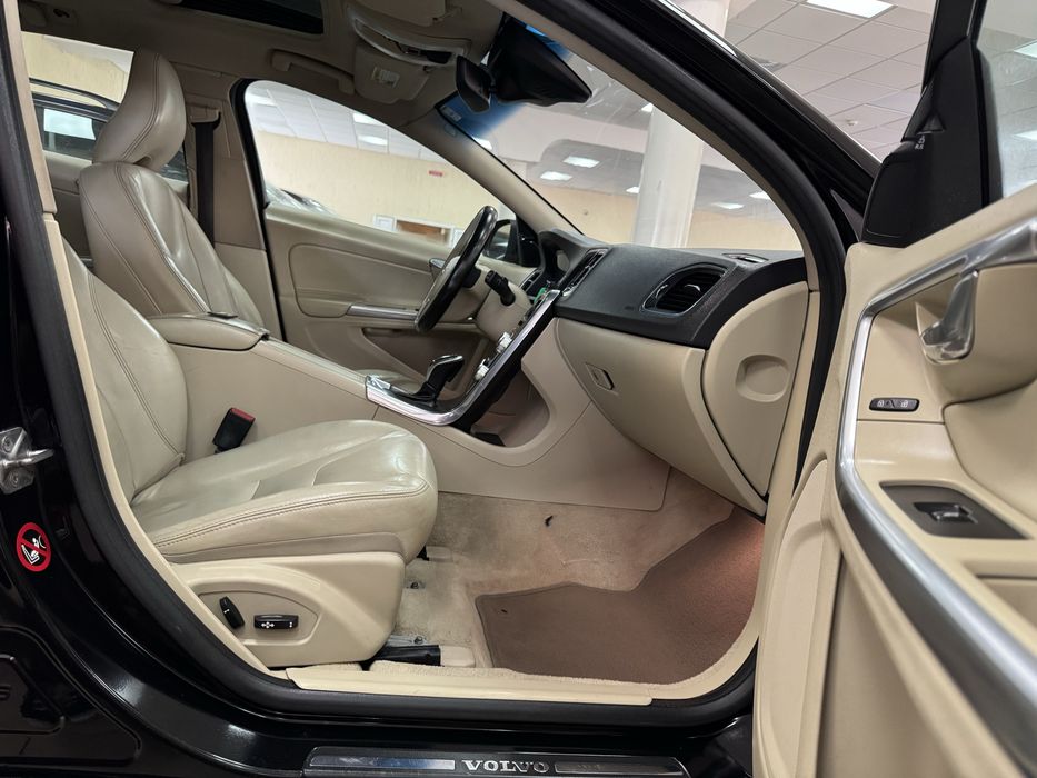 Volvo V60 Т5 2.0і 16V 8АКПП 2016 р.в. (245 к.с.)