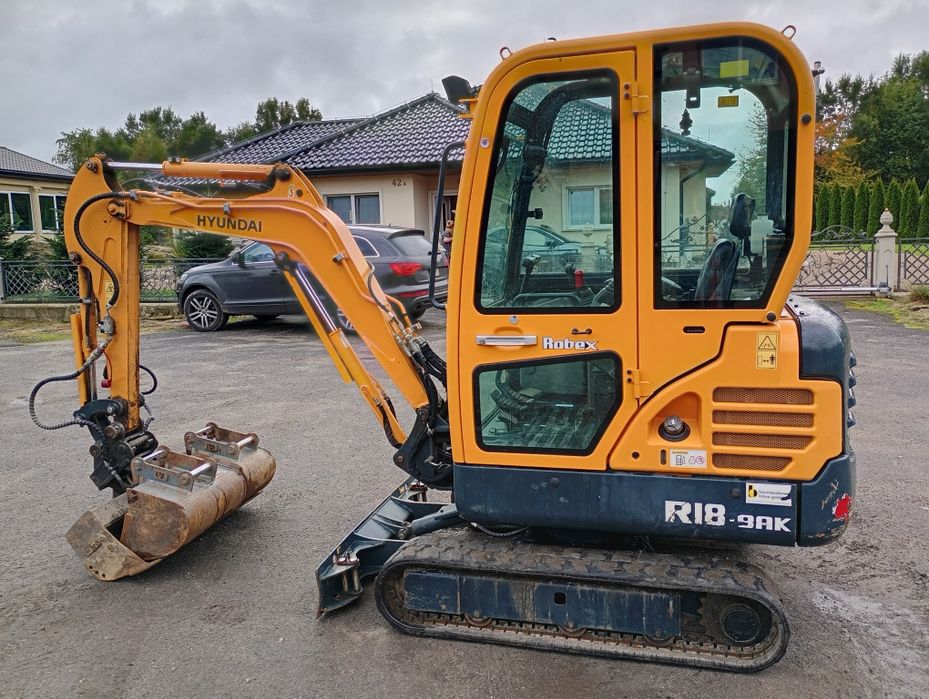 Minikoparka HYUNDAI  R 18