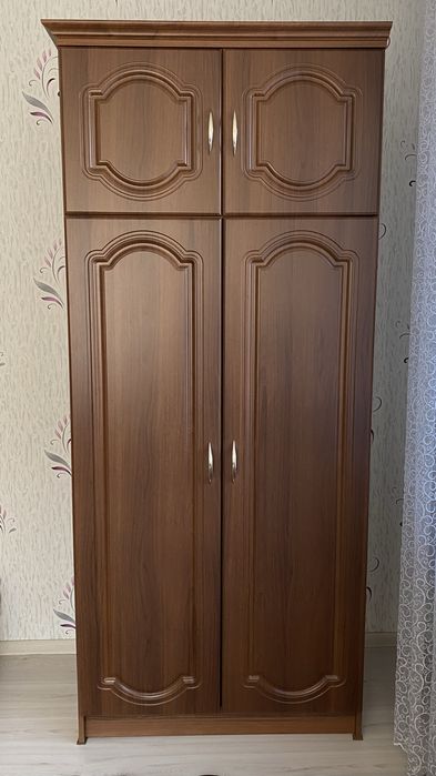 Шафа в наявності 2 штуки по 3600грн за 1 шт.