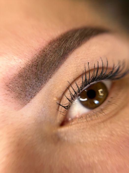 Шукаю модель на перманентний макіяж