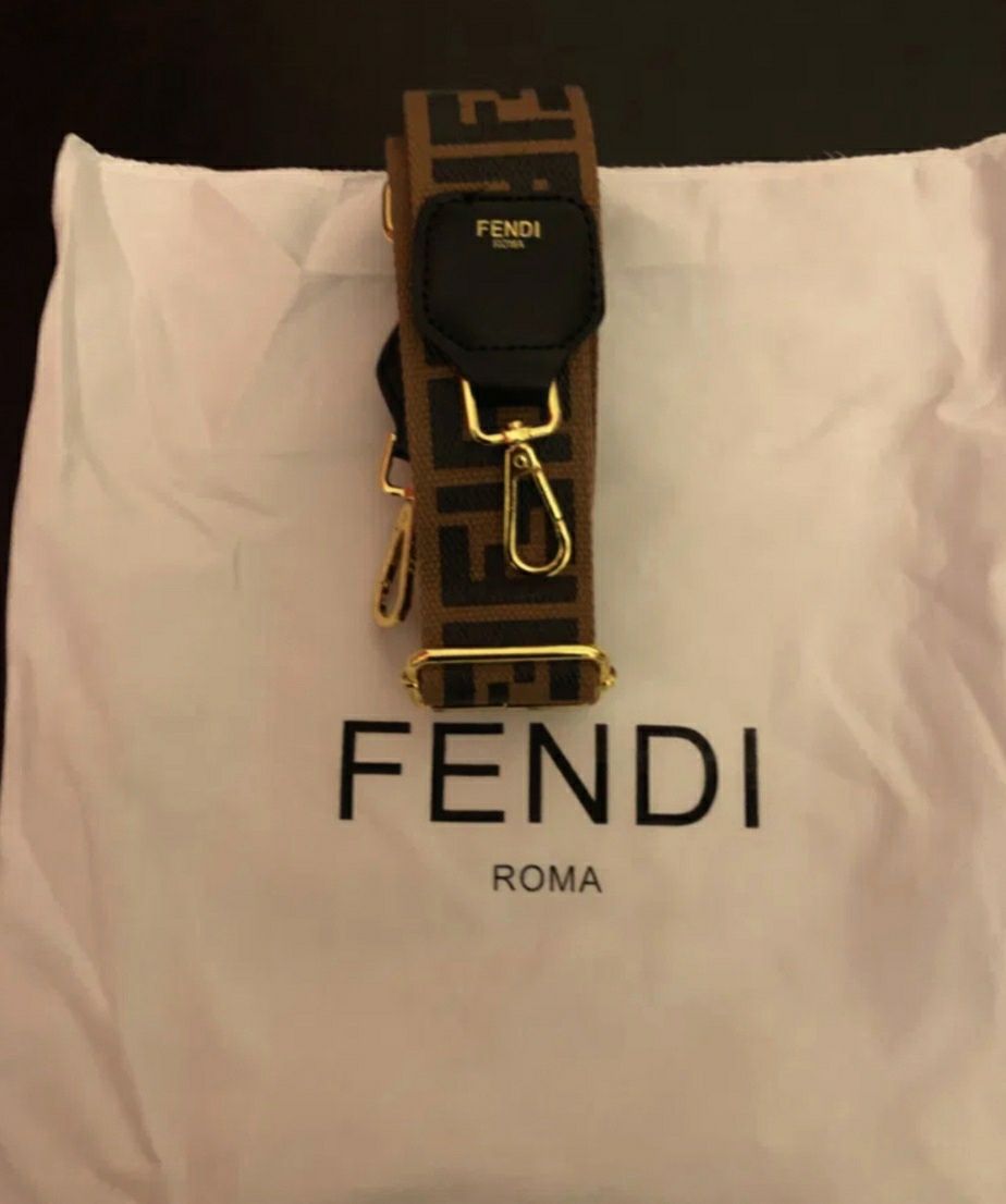 Mala Fendi Preta