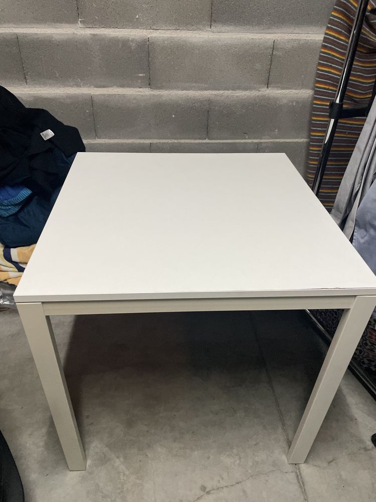 Mesa Meltorp Ikea 75x75 usada