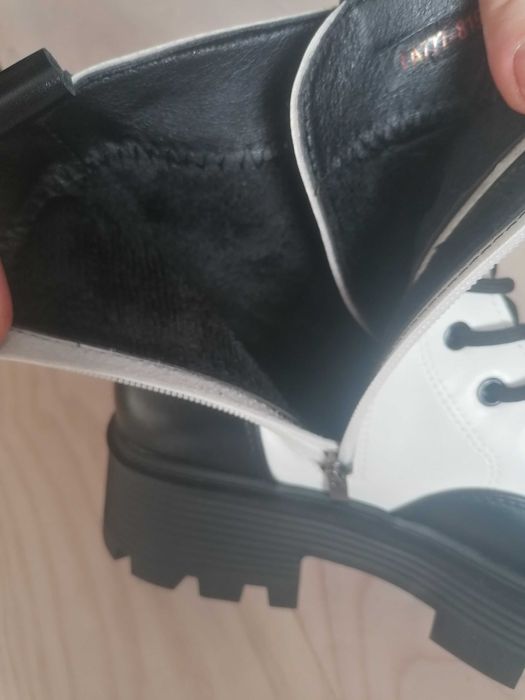 Продам взуття нове