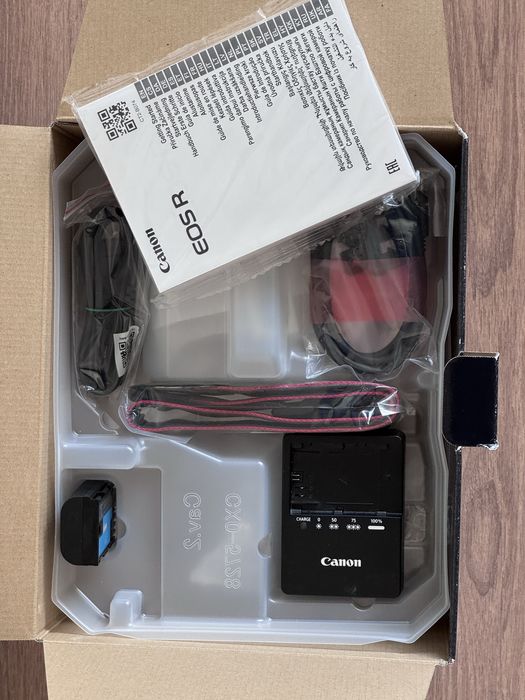 Câmara Canon EOS R 30Mpx em caixa original