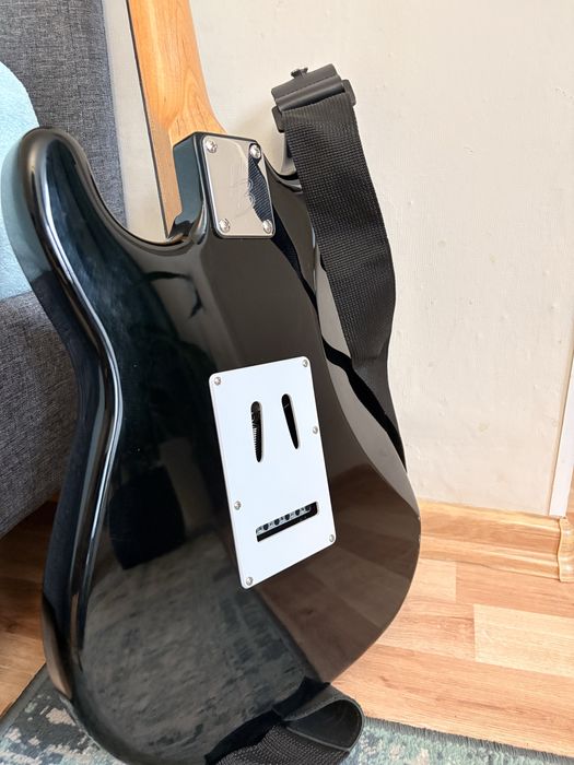 Gitara elektryczna Harley Benton ST-62BK Hot Rod bundle 1