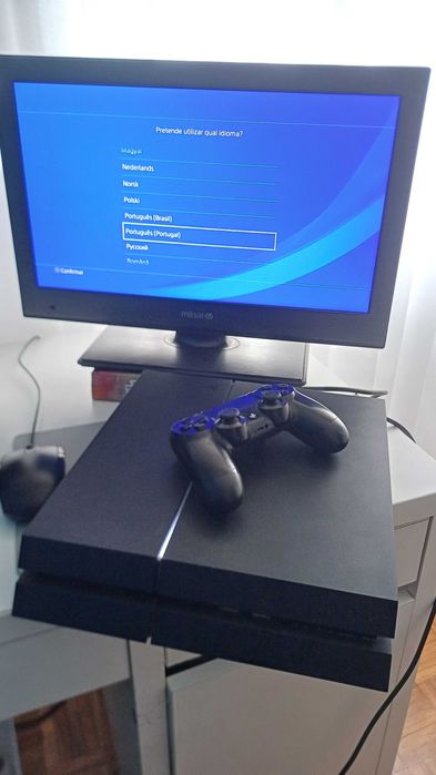 Playstation 4 fat 1tb + 4 jogos
