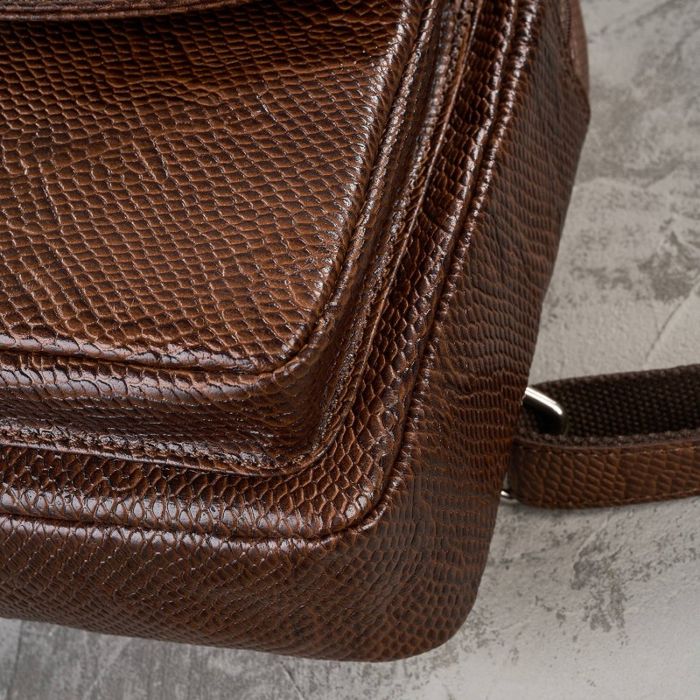 plecaczek damski skórzany brązowy wężowy wzór mały miejski plecak
