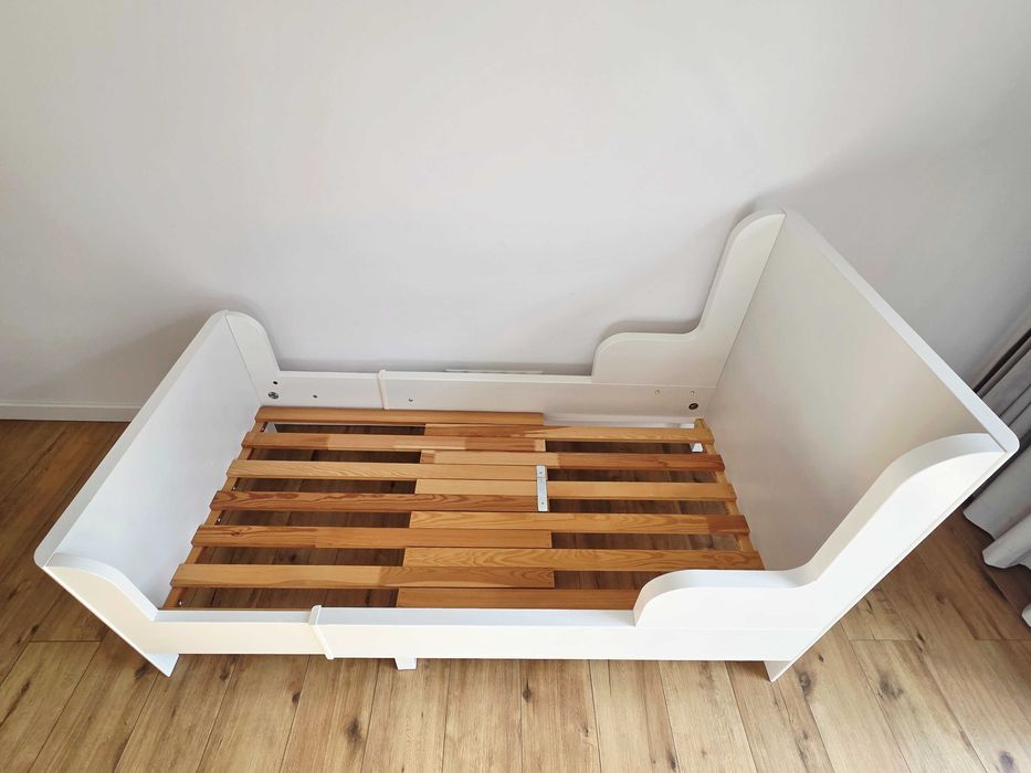 Łóżko Busunge IKEA BIAŁE + stelaż + materac