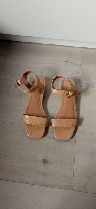 Śliczne sandały damskie rozm.38