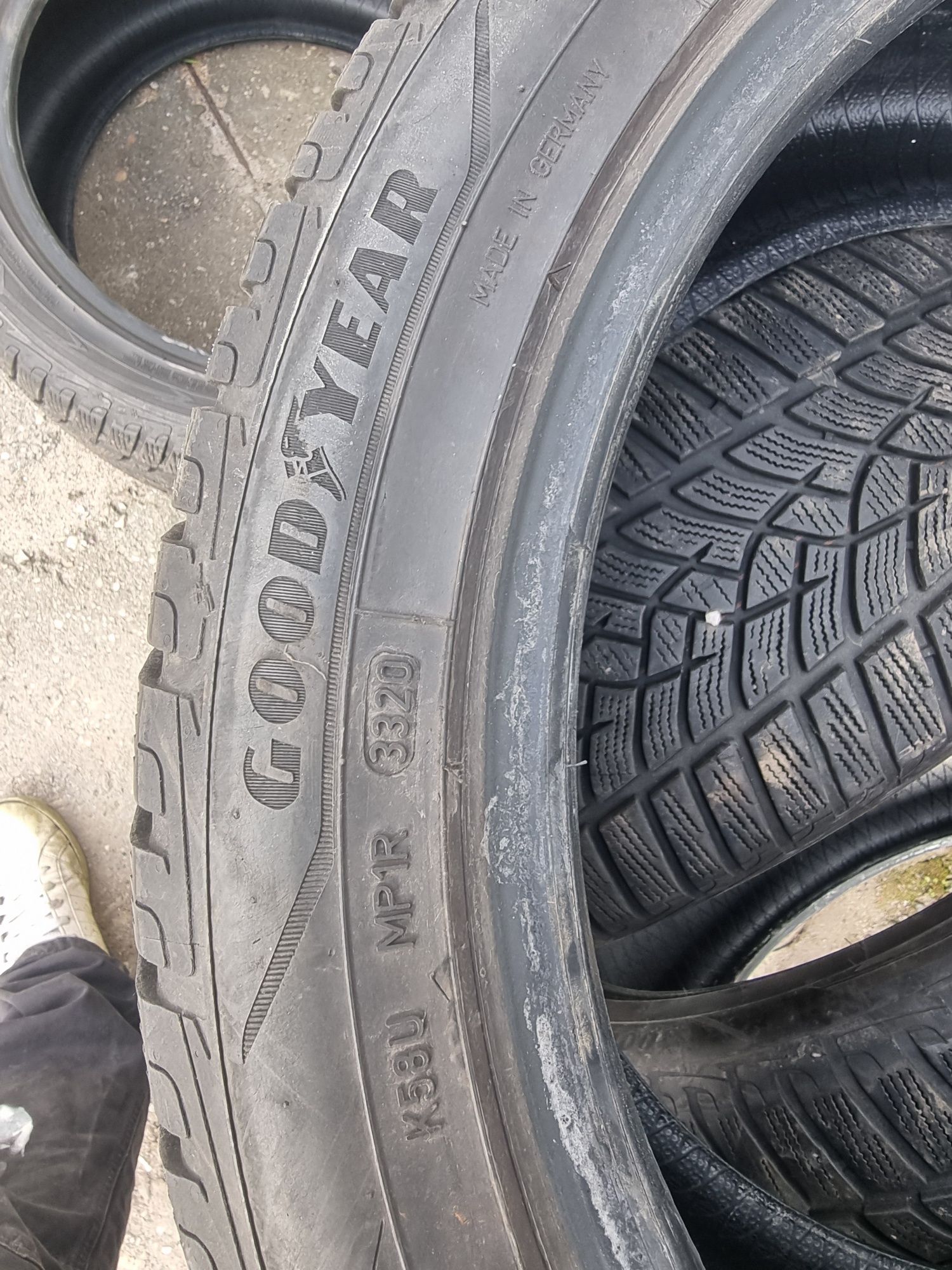 Opony zimowe 245/45r18 Goodyear UltraGrip 2020rok