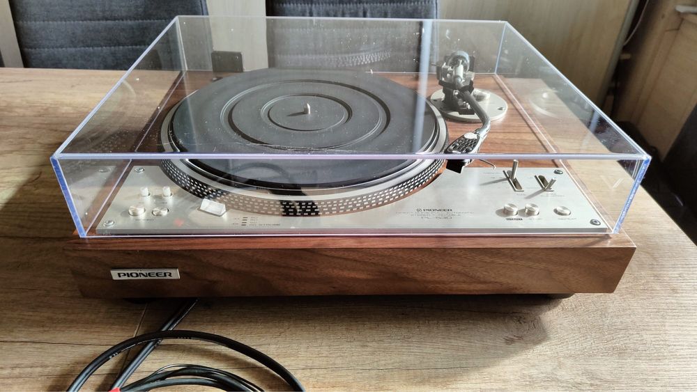 Gramofon Pioneer PL-530