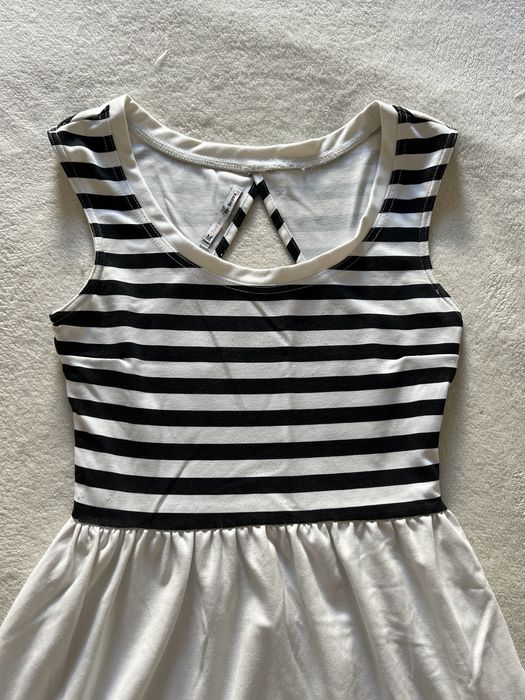 Vestido branco e preto Bershka