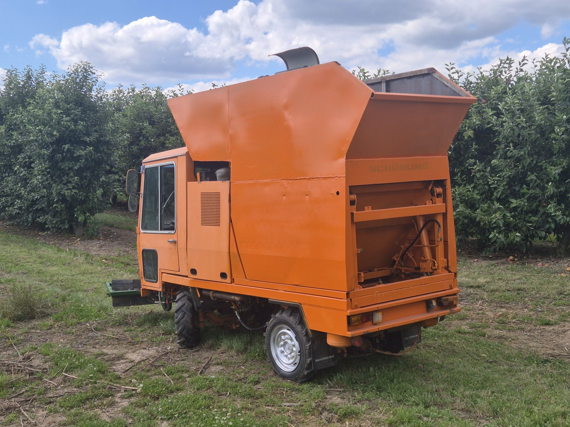 Kombajn do zbierania jabłek przemysłowych/Spadów/Samojezdny/Hydrostat/