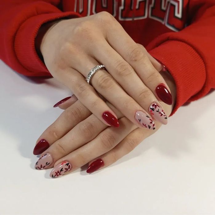 Stylizacja paznokci oraz piercing  :)