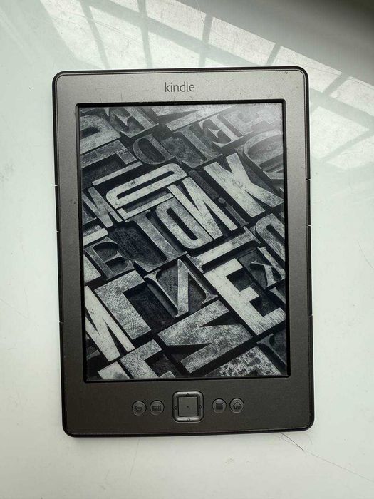 Електронна книга Amazon Kindle 5 gen D01100