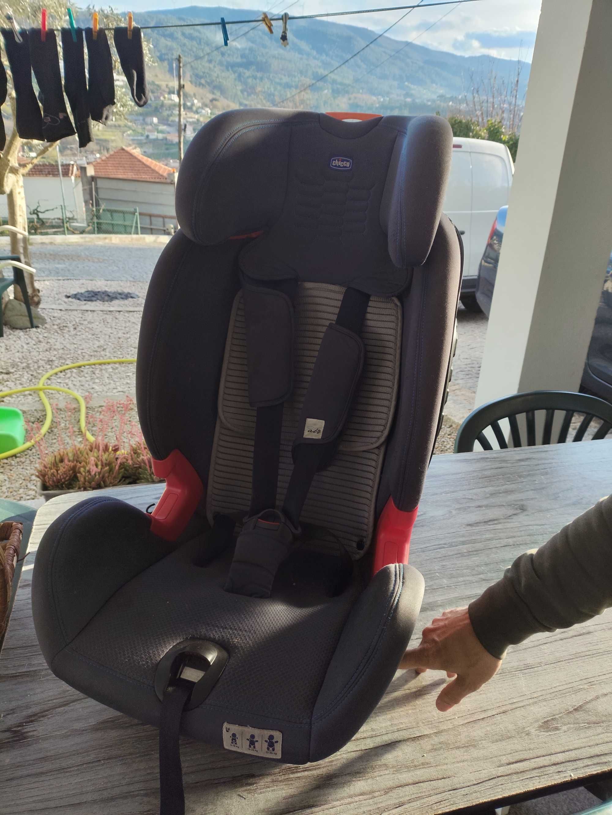 Cadeira Auto Chicco com Isofix