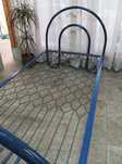 Cama de solteiro de ferro