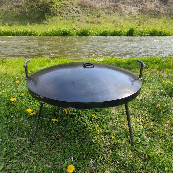 Сковорода диск 50 см з кришкою і підставкою для дров на високих ніжках