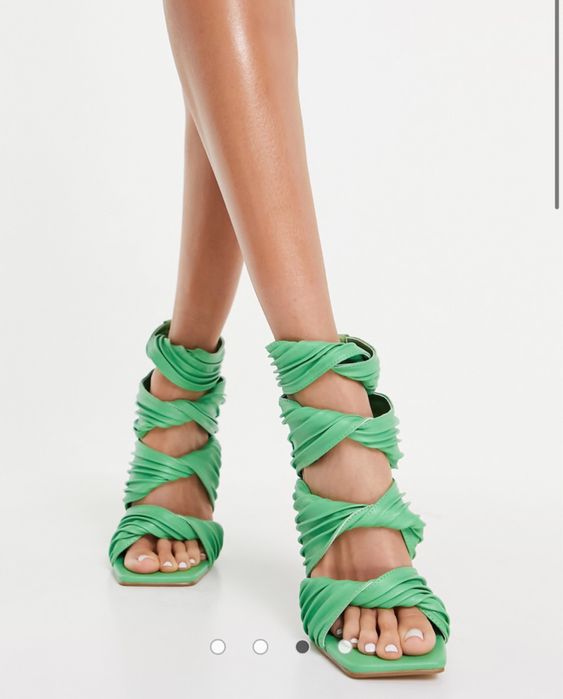 Босоножки женские