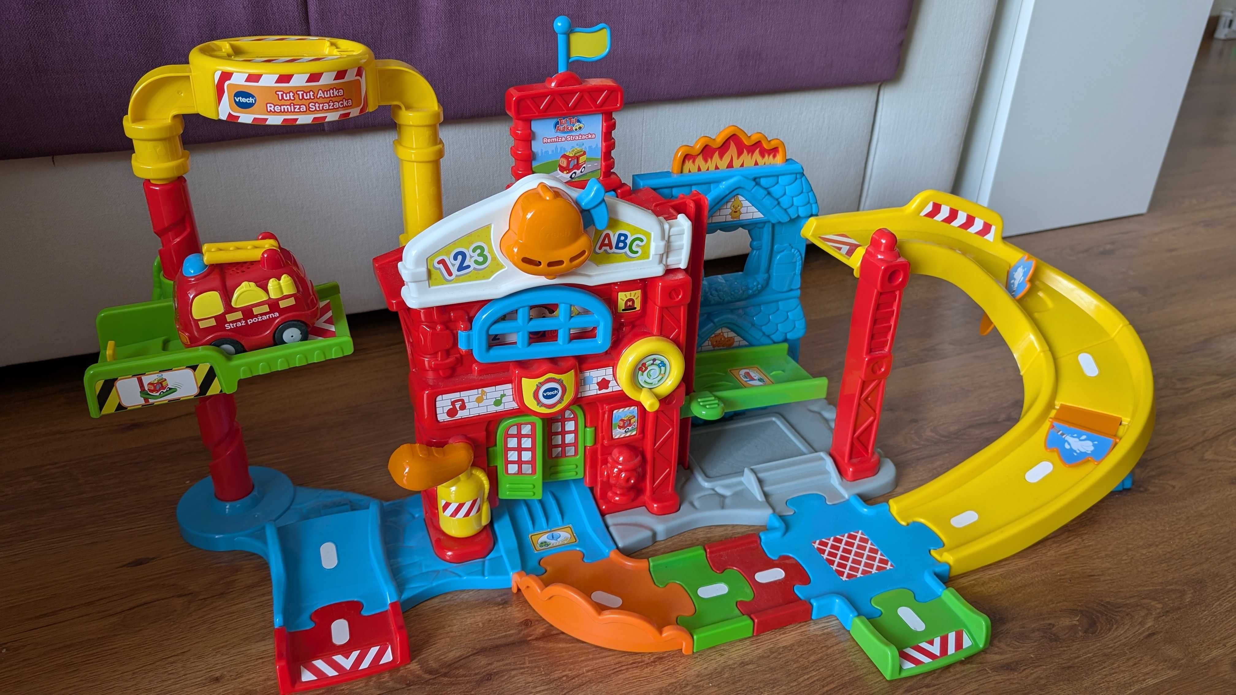 Remiza strażacka Vtech tut tut + autko straż pożarna, śpiewa po polsku