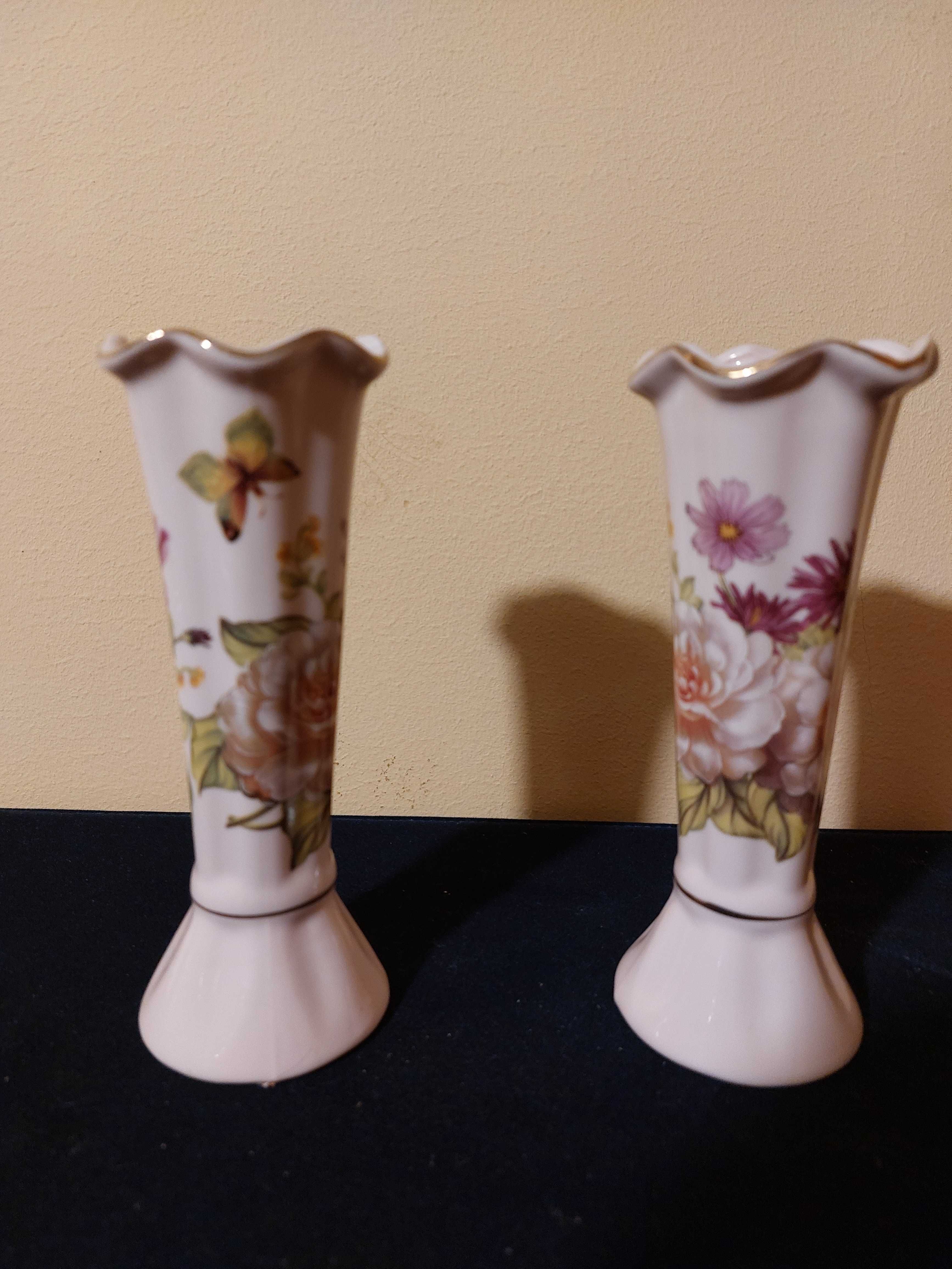 Dwa wazoniki z rózowej porcelany