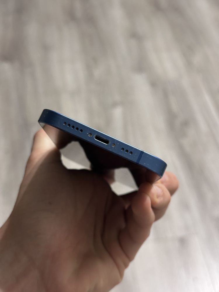 iPhone 13 - Bdb stan - gratis etui kabel