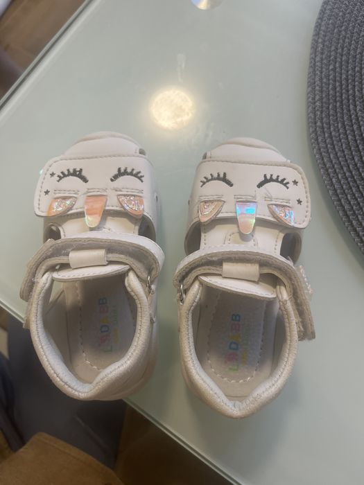 Дитячі шкіряні босоніжки сандалі