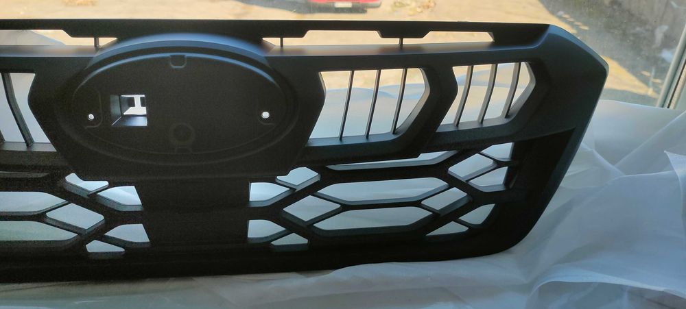 Решітка радіатора Subaru Outback 2022-2024