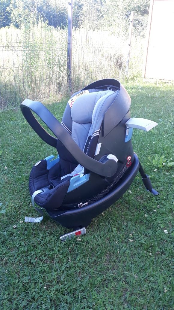 Foteluk Cybex z bazą ISO fix 0-13 kg