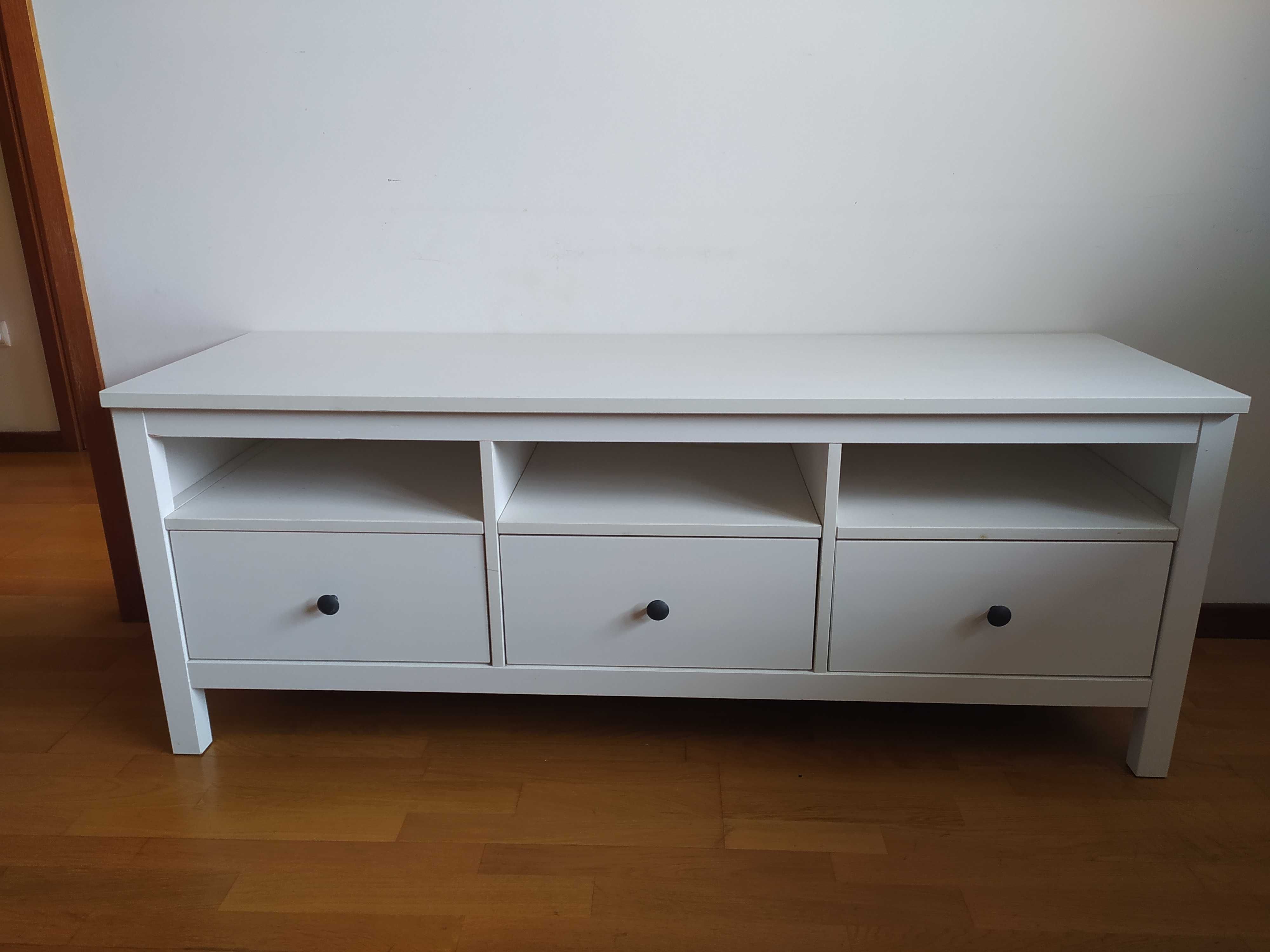 Hemnes Ikea, móvel de TV, velatura branca, 148x47x57, pinho maciço