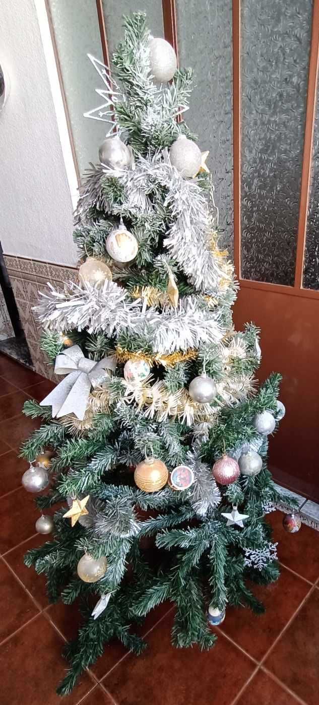 Árvore de Natal 1.50 cm + imensos enfeites decorativos
