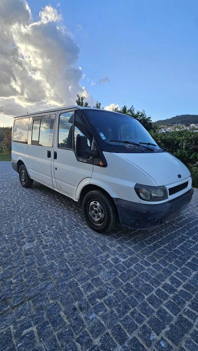 Ford Transit 7 lugares impecável